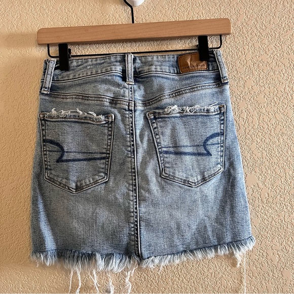 American Eagle Super Stretch High Rise Mini Distressed Skirt Size 0 - Picture 4 of 8